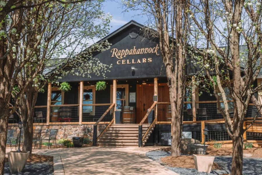 Exterior of Rappahannock Cellars tasting room surrounded by trees