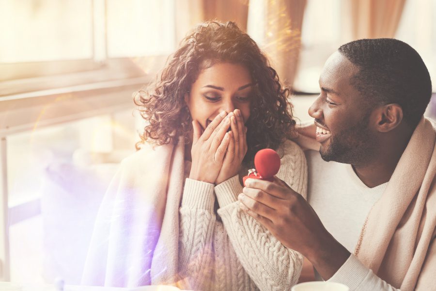Man Proposing to women at Romantic Virginia bed and breakfast