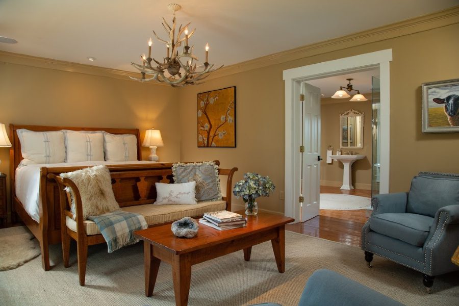 Kenmure Room at Glen Gordon Manor, VA Bed and Breakfast