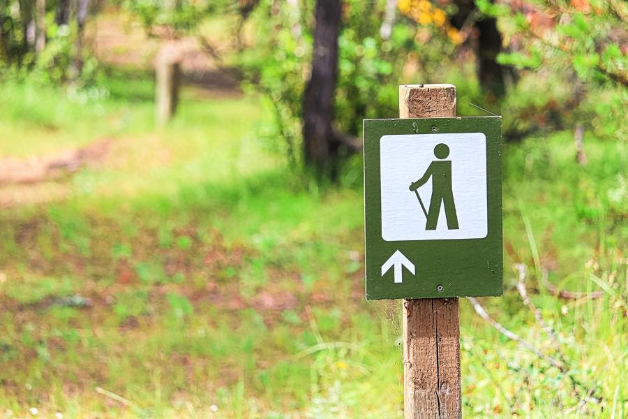 hiking trail sign at the Shenandoah Valley national park