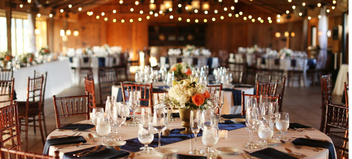 Table setting and background at a Virginia wedding at Glen Gordon Manor